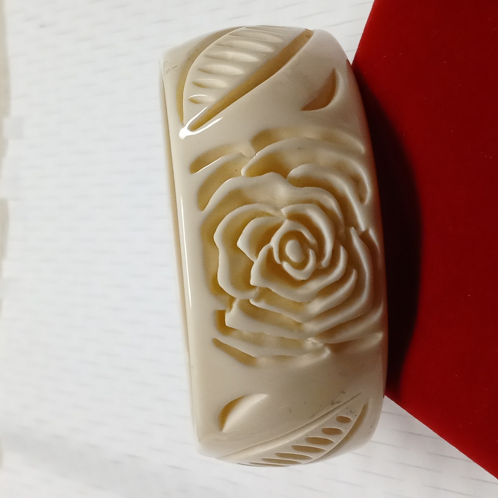 Vtg  Ivory Celluloid Bangle Bracelet
